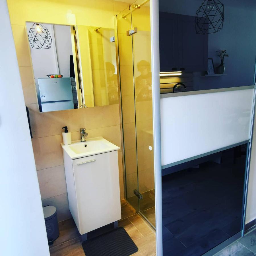 Apartment4Two - Studioapartment Vir Dış mekan fotoğraf